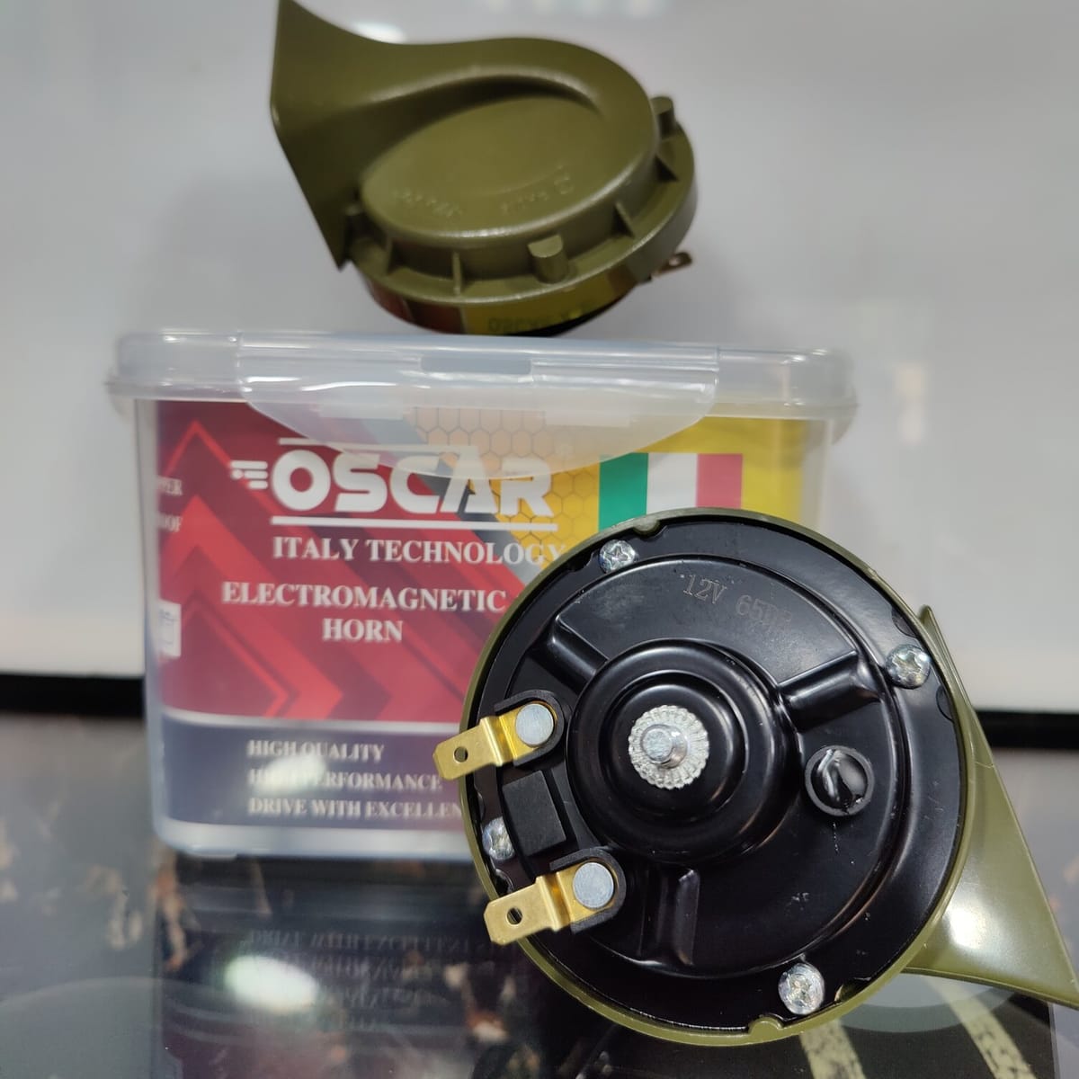 Oscar Army Horn